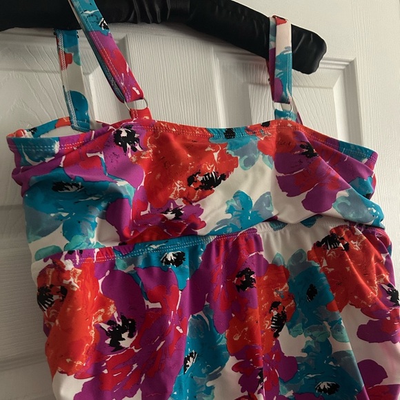 Mazu Swim Floral Plus Size (14) Tankini Top only Padded tata Support Cinched - Picture 7 of 10